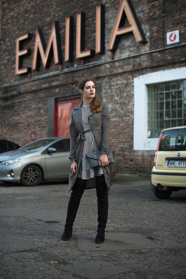 Mặc đẹp cùng cơn sốt váy ca rô